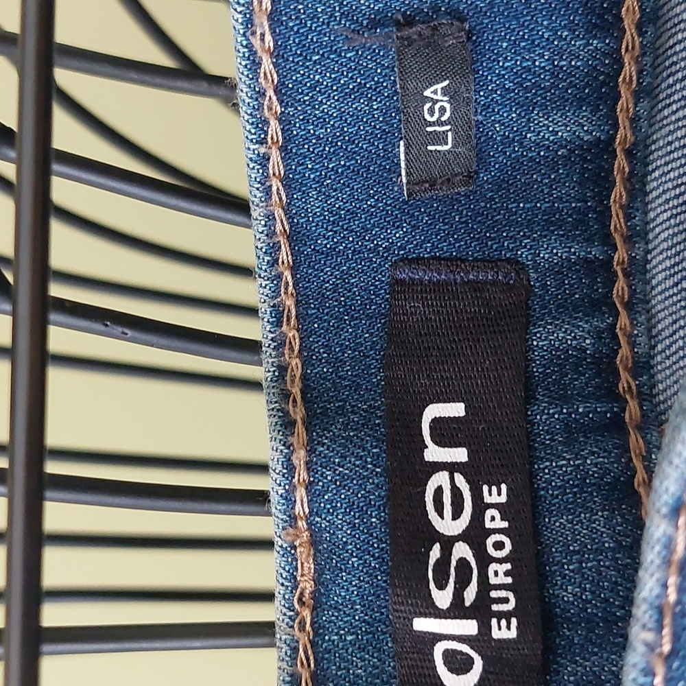 NWT, "OLSEN" Jean's, size 42 ( M-L/12) - Picture 4 of 9